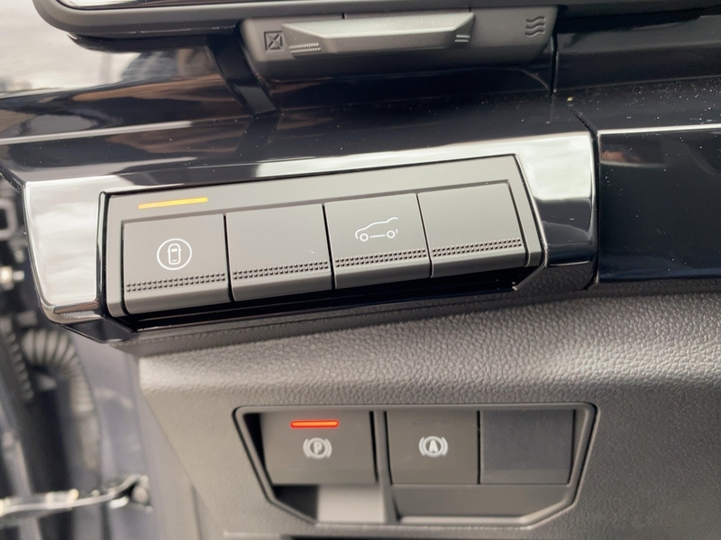 Fahrzeugabbildung Austral Iconic Esprit Alpine Mild Hybrid 160 Automatik Bild 19 von 21