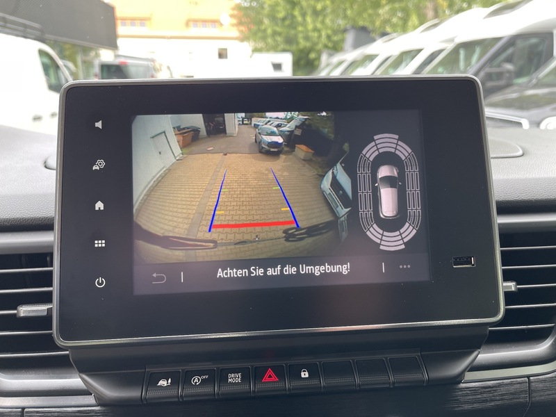 Fahrzeugabbildung Trafic DoKa L2H1 Komfort 3,0t Blue dCi 150 PS Bild 40 von 43