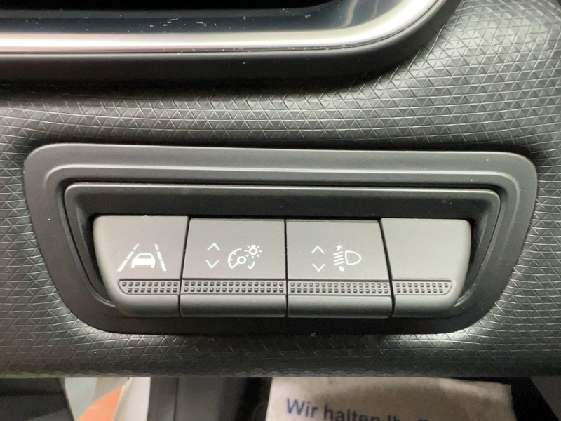 Fahrzeugabbildung Clio EINPARKHILFE HINTEN Bild 20 von 24