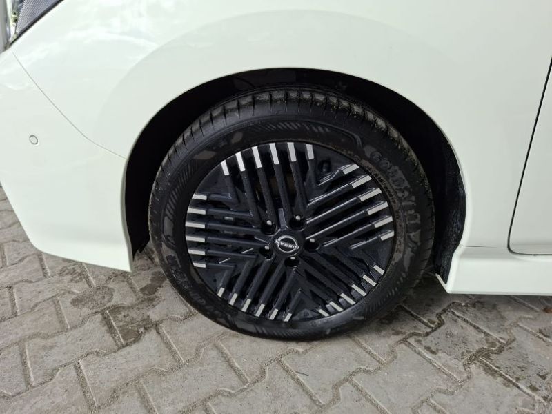 NISSAN Leaf 0 — imagine 9