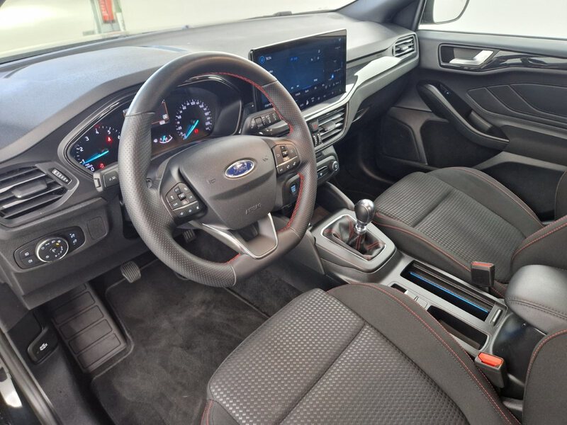 Fahrzeugabbildung Focus 1.0 EcoBoost ST-Line Turnier SYNC4 Bild 24 von 25