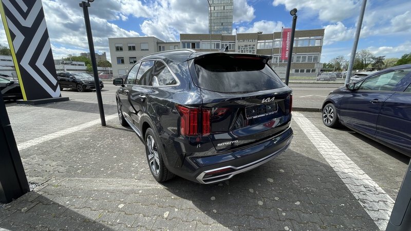 Fahrzeugabbildung Sorento Plug-In Hybrid Patinum 4WD Bild 6 von 18