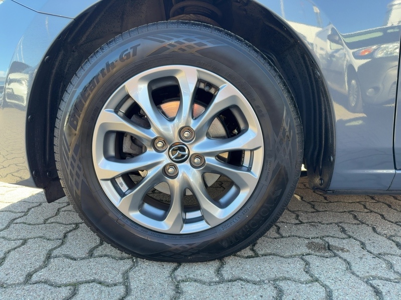 Fahrzeugabbildung 2 1.5 SKYACTIV-G 75 Exclusive-Line Bild 6 von 15