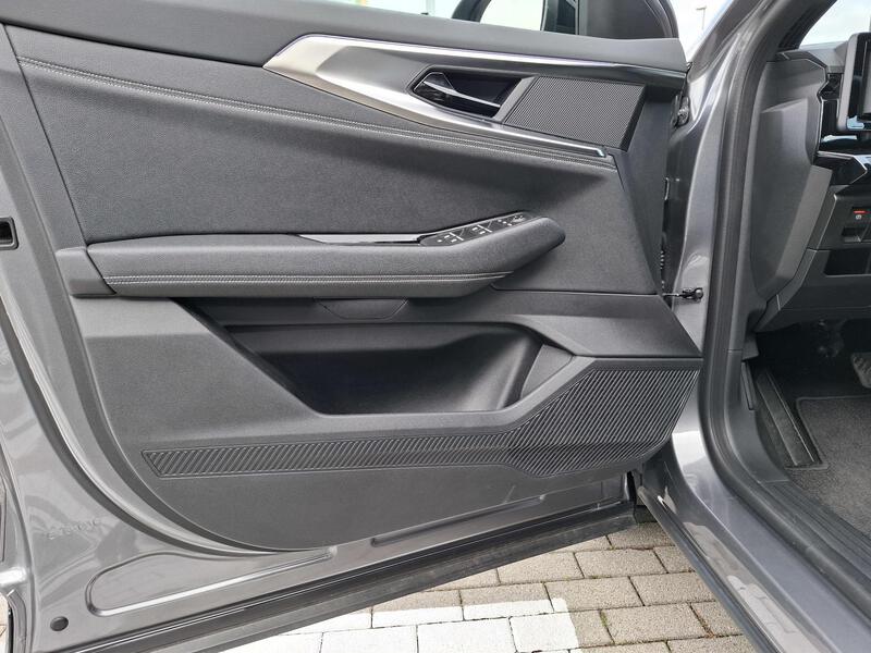 Fahrzeugabbildung Austral Techno Mild Hybrid 160 Automatik Bild 38 von 47