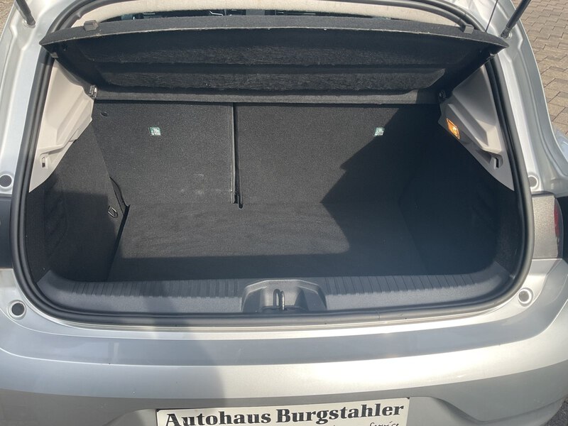 Fahrzeugabbildung Clio EXPERIENCE TCe 100 Bild 12 von 15