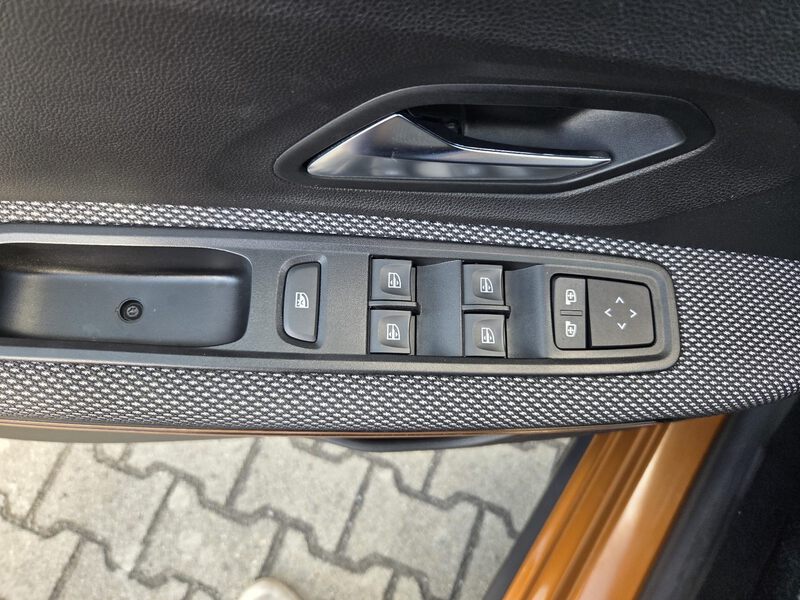Fahrzeugabbildung Sandero ABS ESP ZV Bild 12 von 13