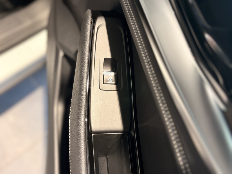 Fahrzeugabbildung Austral Techno Full Hybrid 200 PS Bild 41 von 50