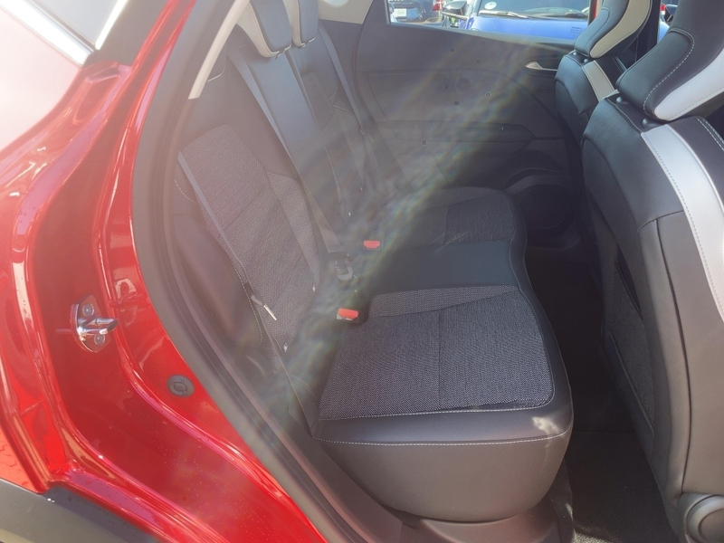 Fahrzeugabbildung Captur INTENS E-TECH PLUG-IN 160 +CARPLAY+GJR+KAM+SHZ+ Bild 11 von 15