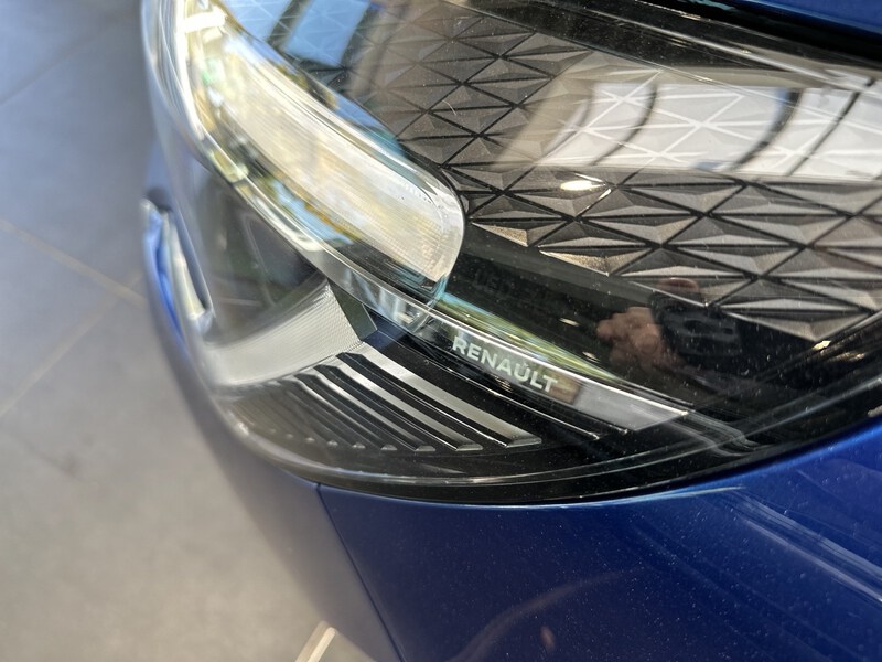 Fahrzeugabbildung Clio R.S. LINE E-TECH 145 Bild 5 von 50