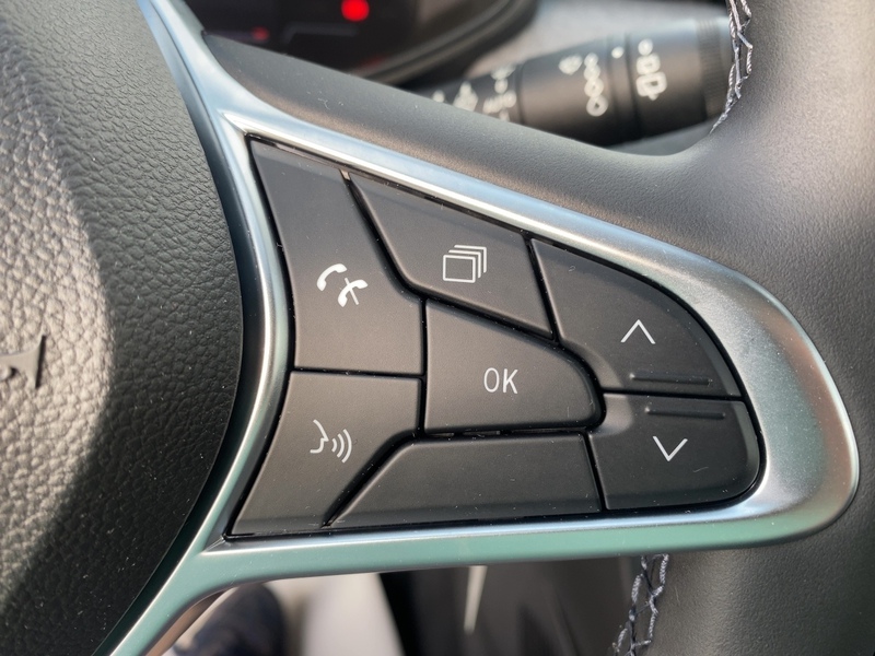 Fahrzeugabbildung Clio EVOLUTION SCe 65 Bild 19 von 21