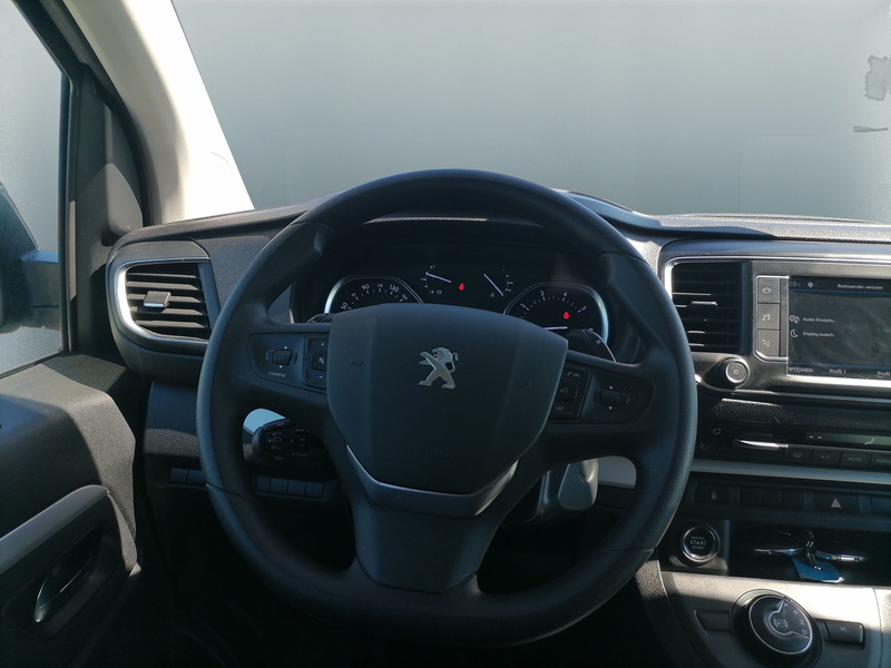Peugeot Traveller