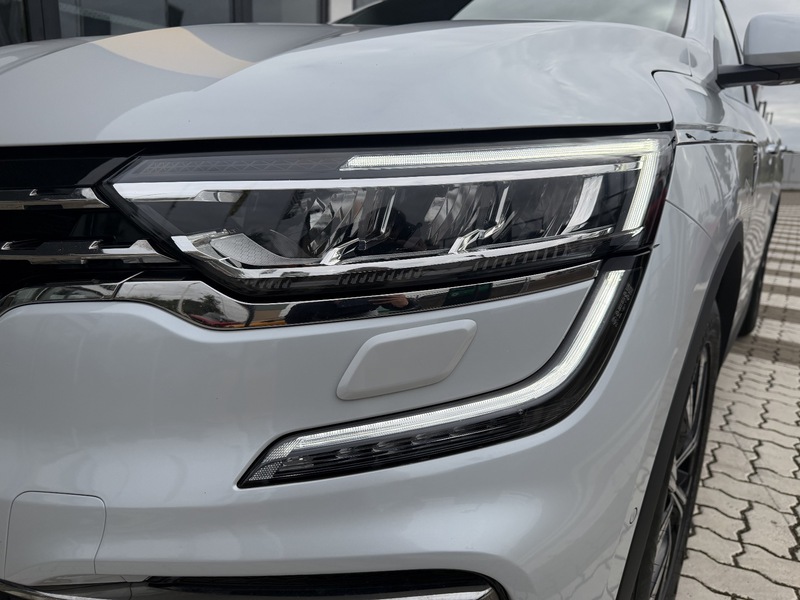 Fahrzeugabbildung Koleos X-Tronic-CVT Bild 43 von 46