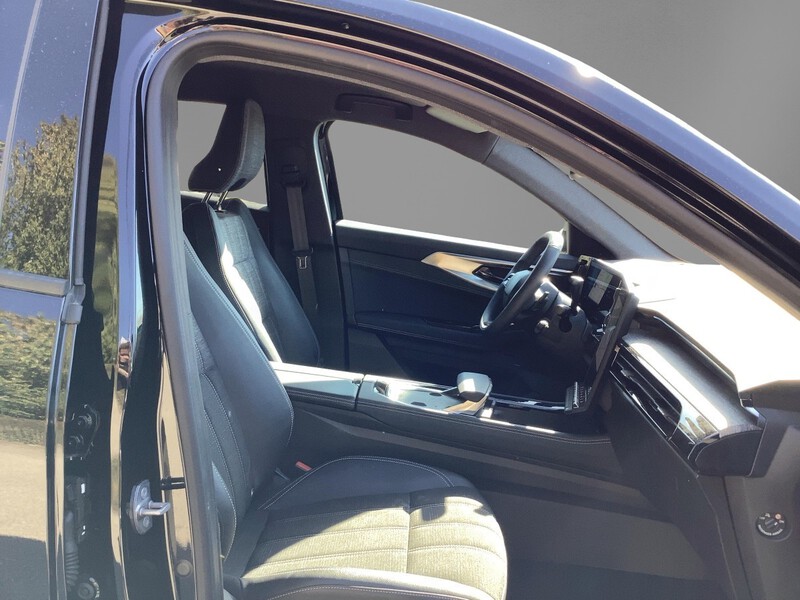 Fahrzeugabbildung Austral Techno TCe 160 MildHybrid Automatik Bild 11 von 16