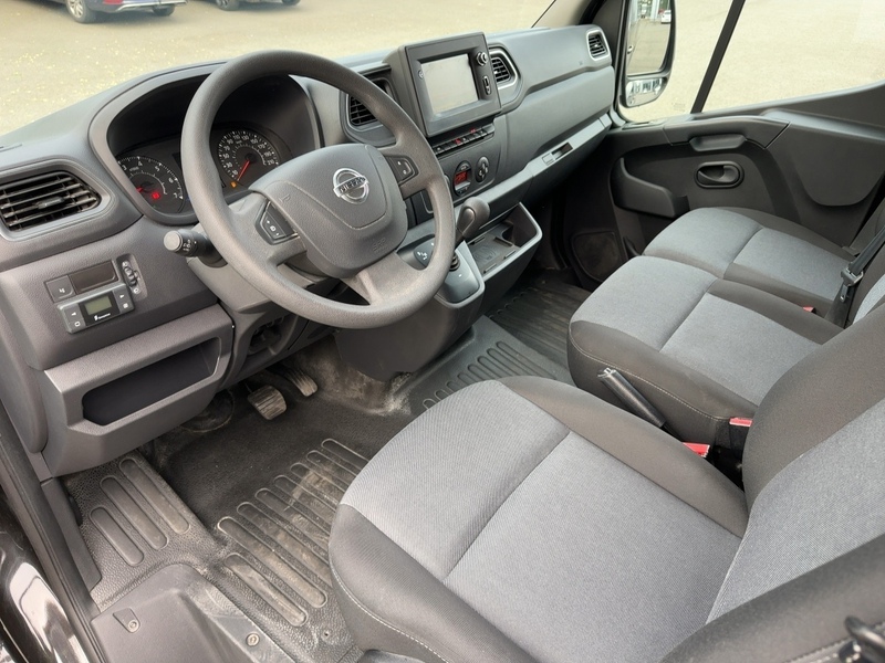 Fahrzeugabbildung Interstar AHK Bild 14 von 15