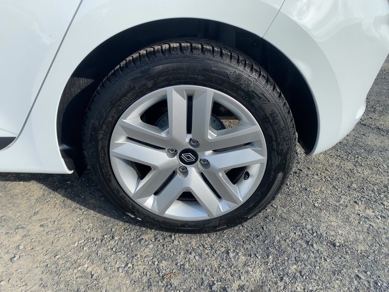 Fahrzeugabbildung Clio EVOLUTION SCe 65 Bild 12 von 21