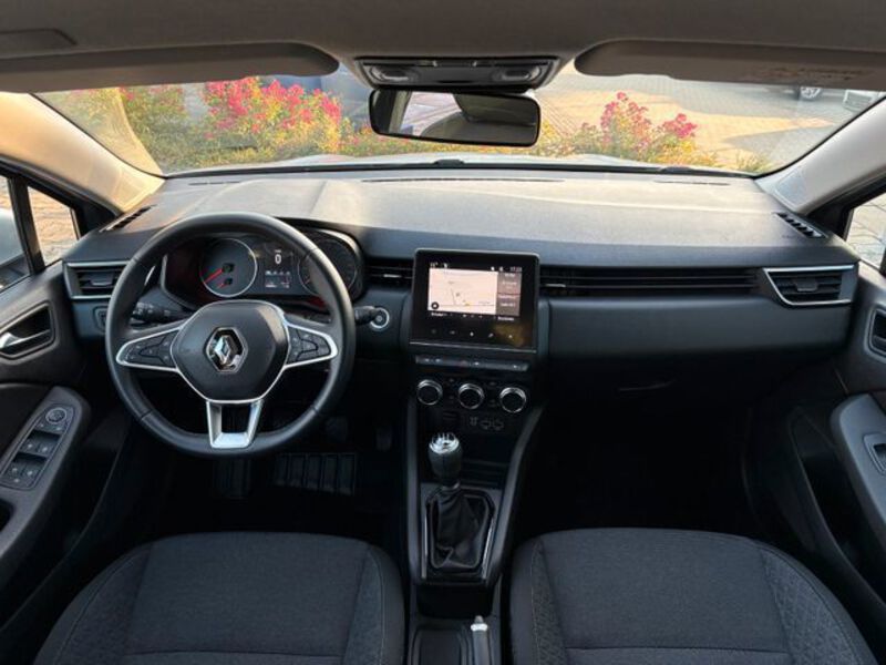 Fahrzeugabbildung Clio lima/Navi/Ganzjr. Bild 6 von 10