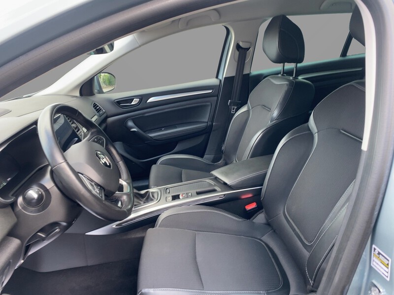 Fahrzeugabbildung Megane Grandtour INTENS BLUE dCi 115 Bild 7 von 20