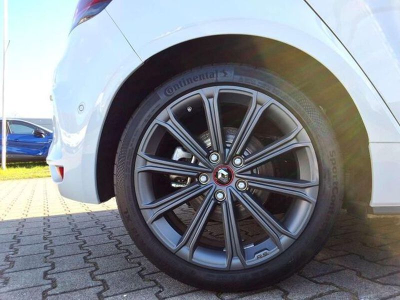 Fahrzeugabbildung Megane TCe 300 EDC/BOSE/KAMERA/PDC Bild 7 von 15