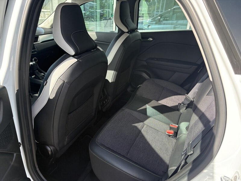 Fahrzeugabbildung Captur INTENS TCe 140 Bild 9 von 10