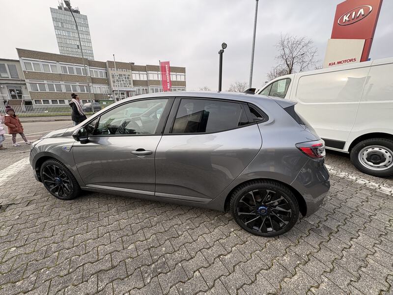 Fahrzeugabbildung Clio V 1.6 E-TECH Hybrid 145 Esprit Alpine Bild 7 von 18