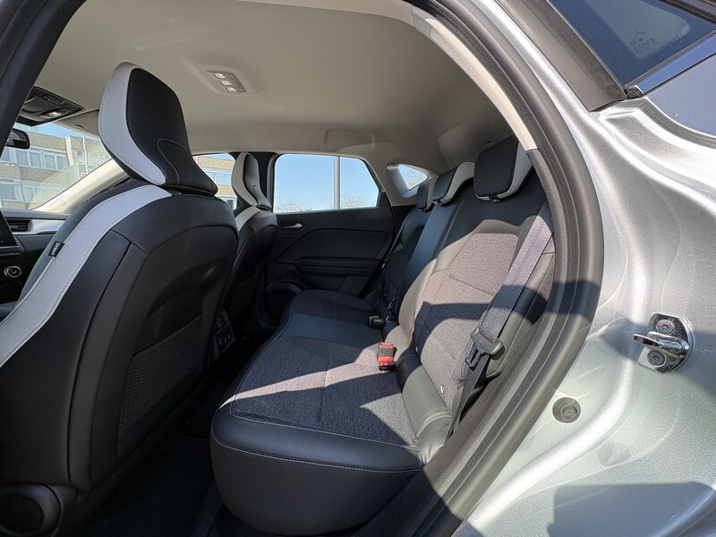 Fahrzeugabbildung Captur II 1.3 TCe 140 Intens GPF Bild 12 von 18