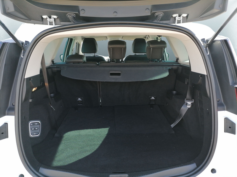 Fahrzeugabbildung Grand Scenic 1.7 BLUE dCi 120 Bild 6 von 15
