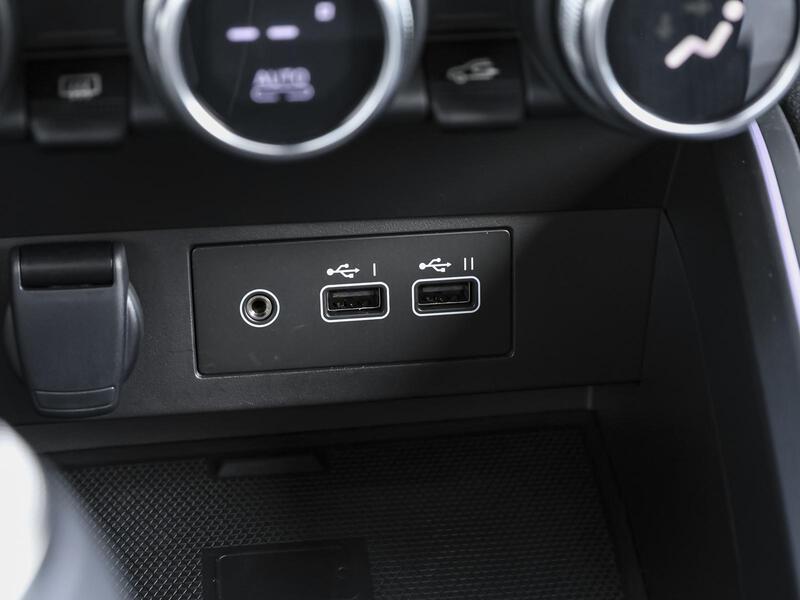 Fahrzeugabbildung Clio NAVI PDC KLIMA LM-Felgen BT ZV Bild 14 von 15