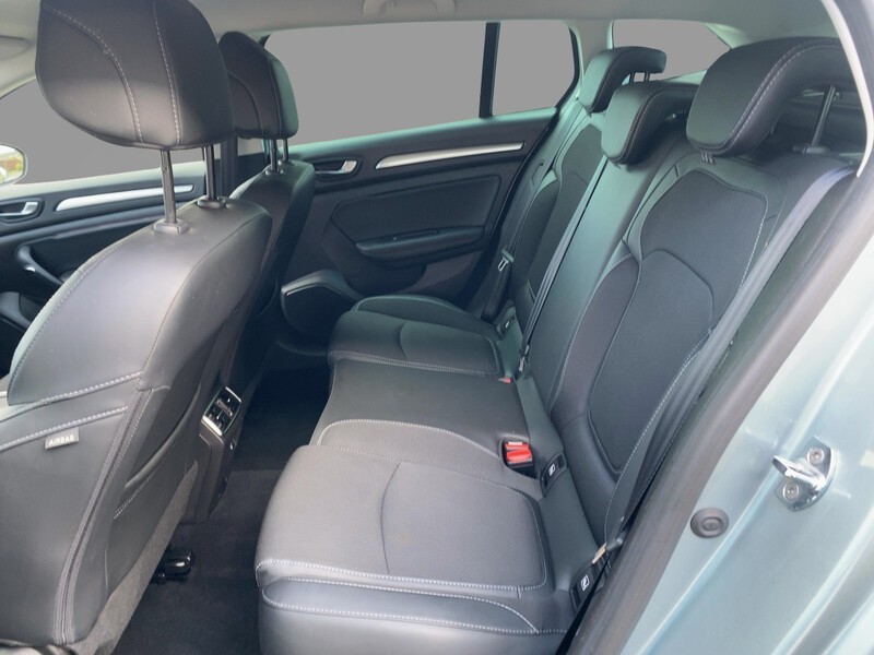 Fahrzeugabbildung Megane Grandtour INTENS BLUE dCi 115 Bild 8 von 20