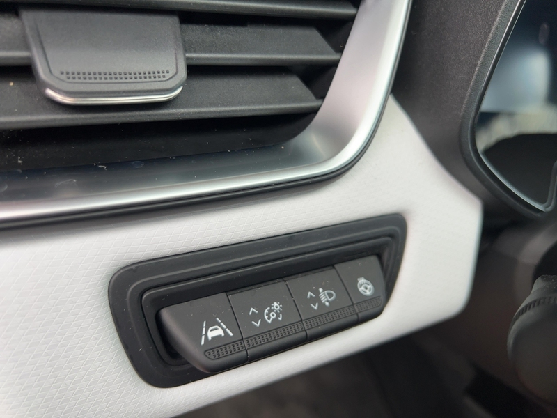 Fahrzeugabbildung Clio Apple CarPlay Rückfahrkamera Bild 14 von 23