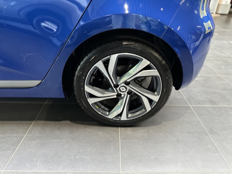 Fahrzeugabbildung Clio R.S. LINE E-TECH 145 Bild 27 von 50