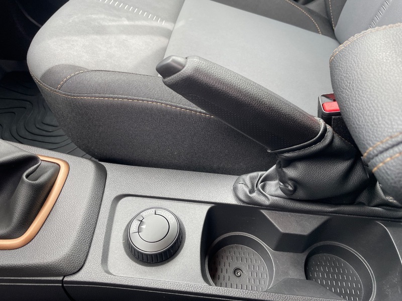 Fahrzeugabbildung Duster +++4WD+++AHK+++ Bild 36 von 50
