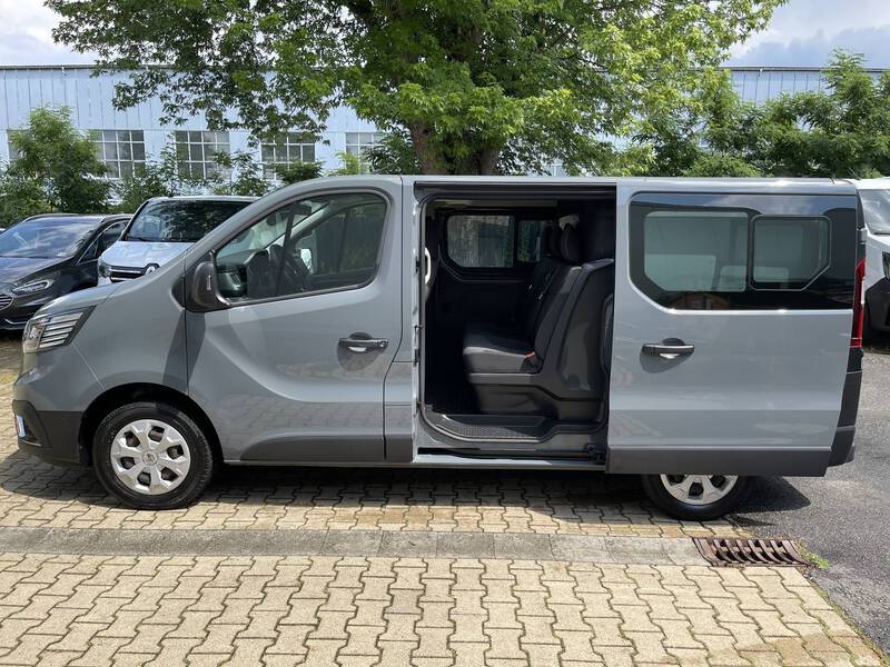 Fahrzeugabbildung Trafic L1H1 DOKA Komfort 3,0t dCi 150PS EDC Bild 30 von 46