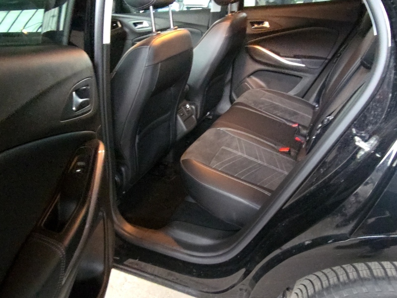 Fahrzeugabbildung Grandland X GS 1.2T Automatik Navi Bild 11 von 19