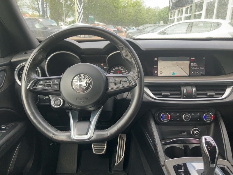 Fahrzeugabbildung Stelvio elektr. Sitze*Leder*Navi* Bild 11 von 20