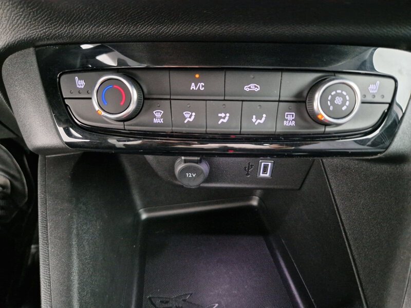 Fahrzeugabbildung Corsa 1.2 Turbo GS Automatik Kamera Klima Bild 17 von 32