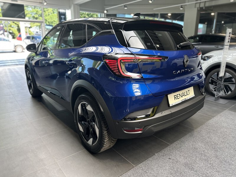Fahrzeugabbildung Captur Techno 140 PS Mild Hybrid Bild 26 von 50