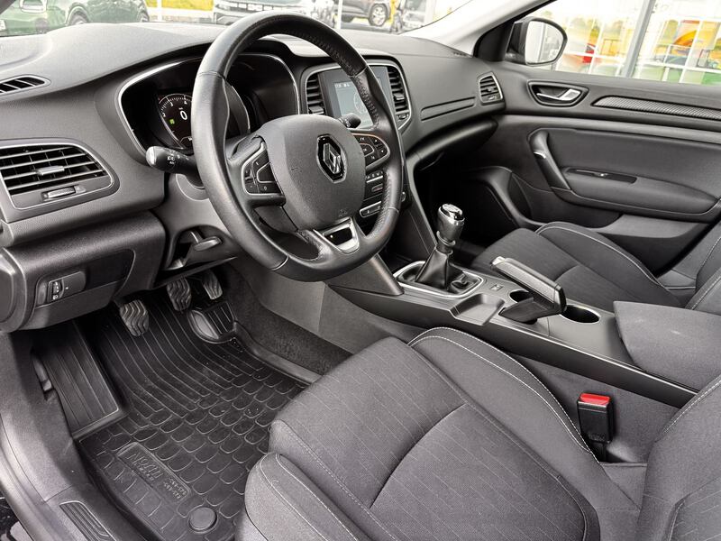 Fahrzeugabbildung Megane GRANDTOUR LIMITED TCE 140 Bild 14 von 19