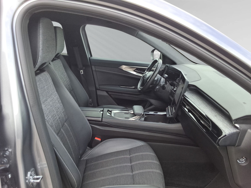 Fahrzeugabbildung Austral 1.3 TCe 160 Mild-Hybrid Bild 10 von 12