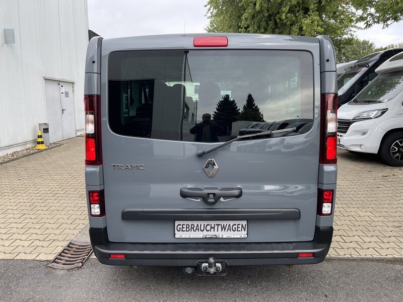 Fahrzeugabbildung Trafic Grand Combi Entry dCi 170 PS EDC Bild 18 von 41