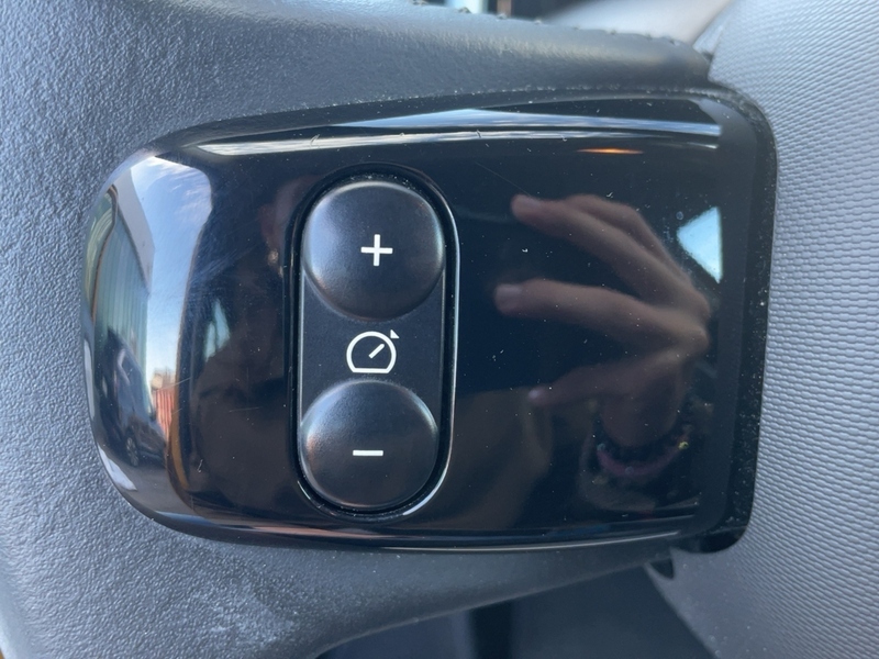 Fahrzeugabbildung Twingo 1.0 SCe 65 Limited Bild 14 von 15