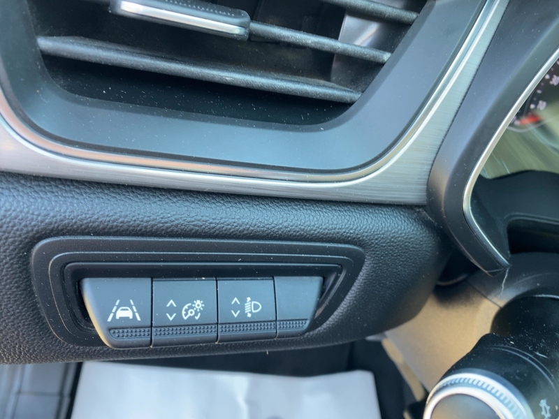 Fahrzeugabbildung Captur AHK abnehmbar Bild 15 von 21