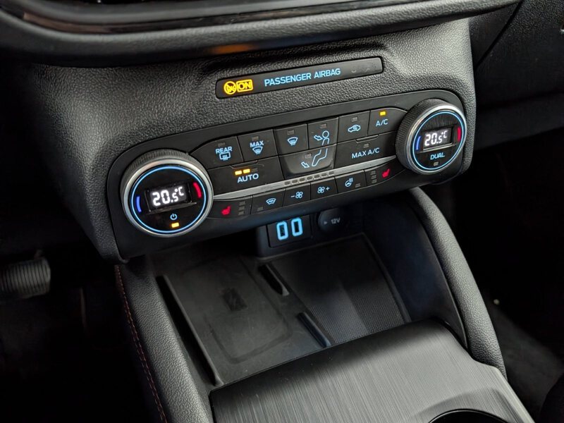 Fahrzeugabbildung Kuga 2.5 PHEV ST-Line X HUD B&O AHK ACC Pano Bild 21 von 45