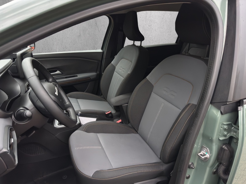 Fahrzeugabbildung Jogger Extreme+ Tce 100 LPG 7-Sitzer Bild 9 von 15