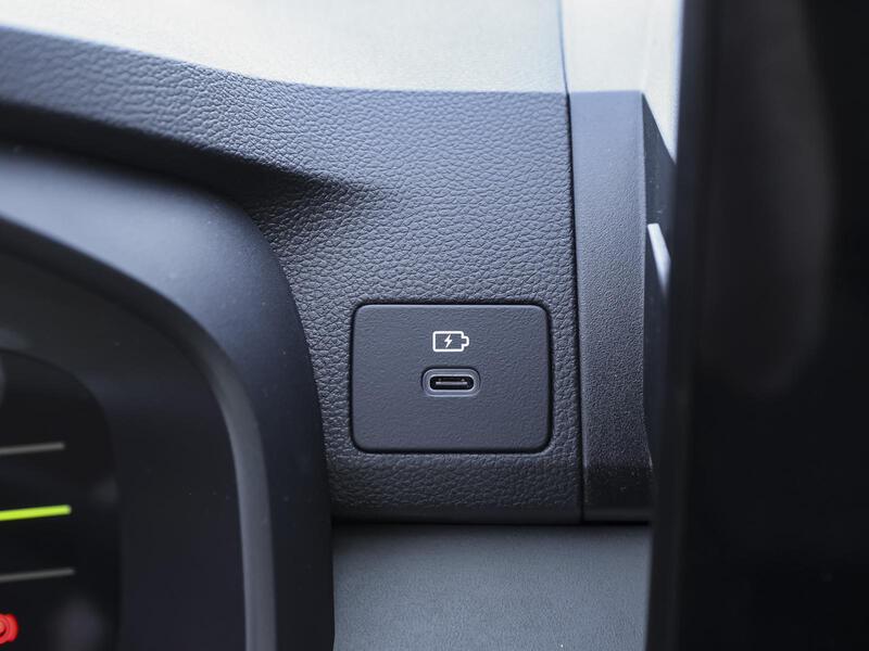 Fahrzeugabbildung Sandero NAVI SHZ BT Bild 13 von 15