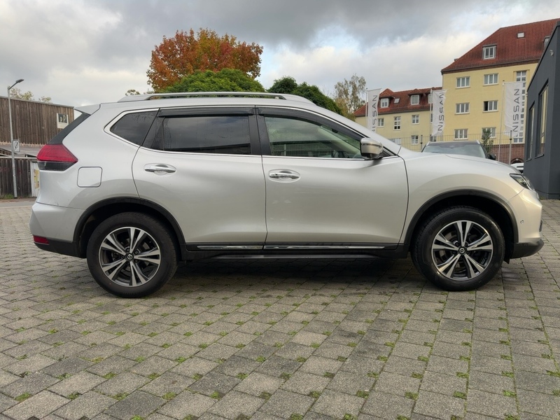 Fahrzeugabbildung X-Trail AUTOMATIK/7SITZER Bild 5 von 15