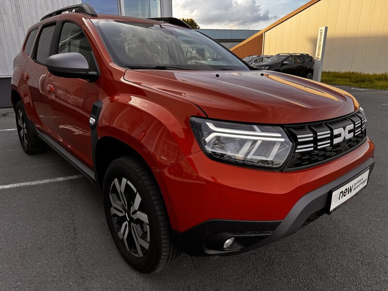 Fahrzeugabbildung Duster NAVI+SITZH+RFK Bild 6 von 21