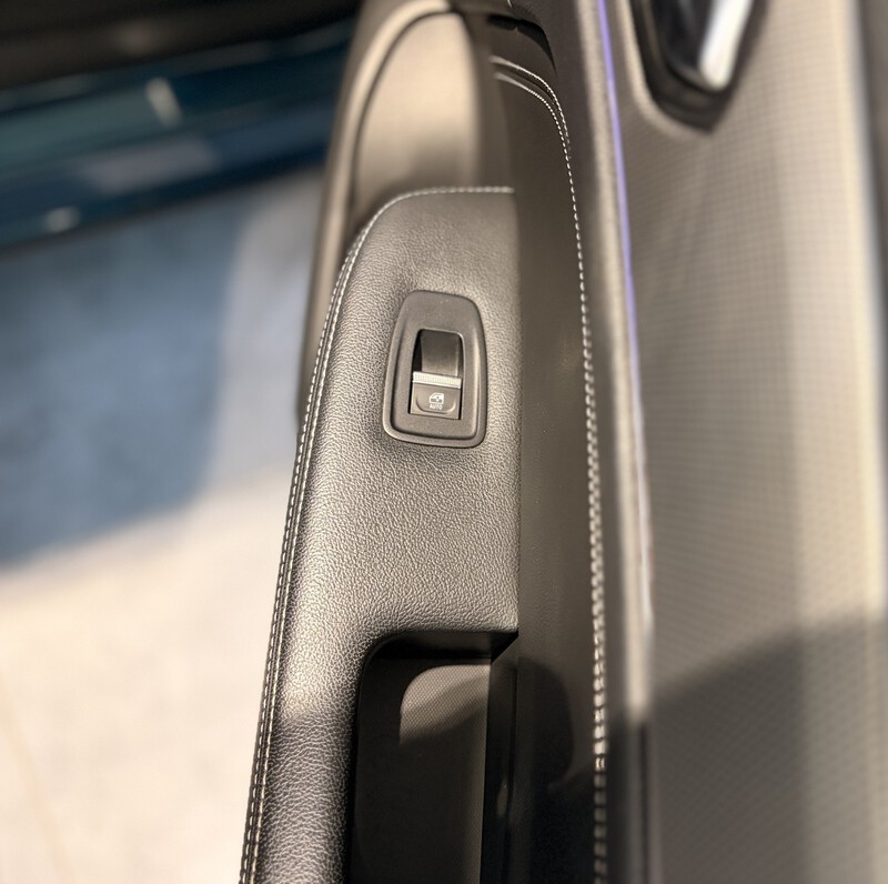 Fahrzeugabbildung Arkana INTENS TCe 140 EDC  Bild 40 von 50