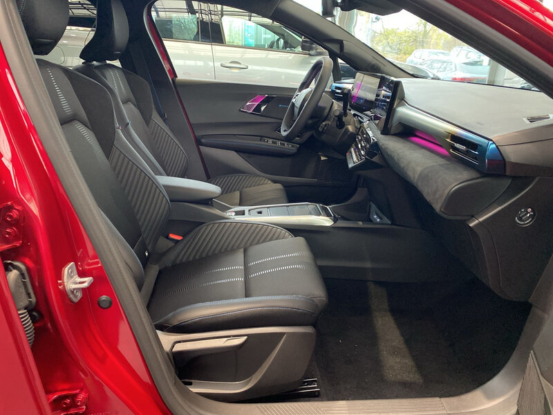Fahrzeugabbildung Clio Navi Bild 11 von 19