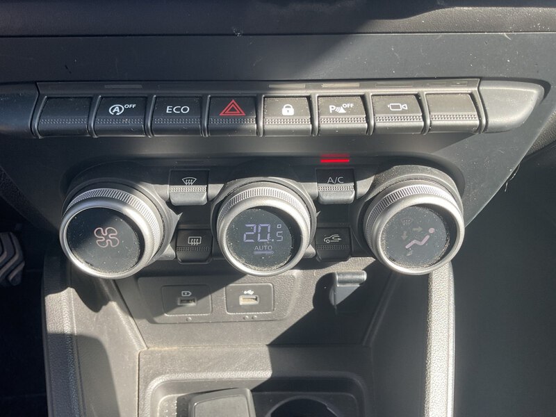 Fahrzeugabbildung Duster Extreme TCe 150 EDC Bild 14 von 17