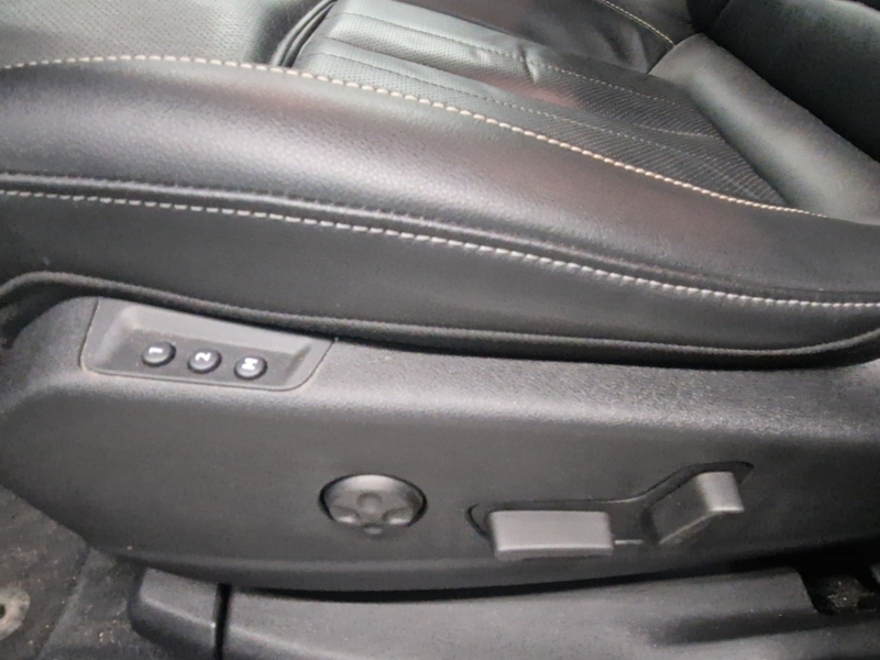 Fahrzeugabbildung Grandland GS 1.5D AT8 Leder Navi PDC Bild 14 von 20